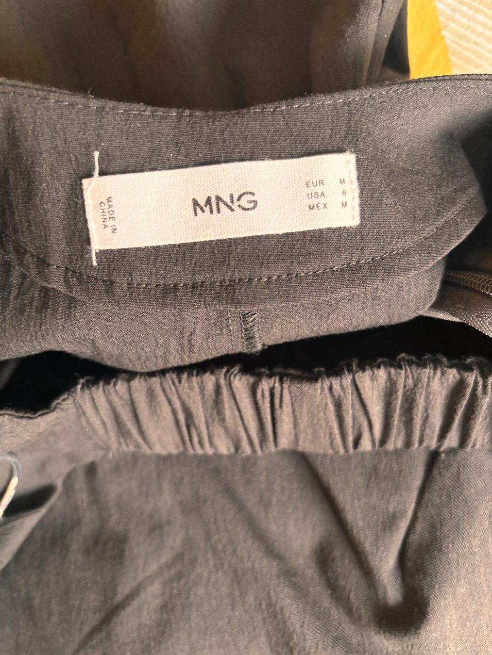 Kleider: Robe noire Mango - NEUVE - Taille M – Neu (gemäss Beschreibung) aus Romainmôtier von val_r8sn 6