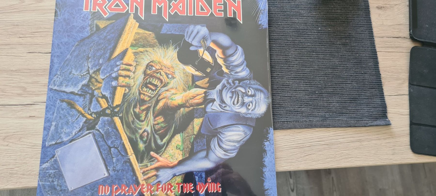Dischi in vinile: Iron Maiden No Prayer for the Dying – Usato da St. Gallen venduto da fre_s6tj