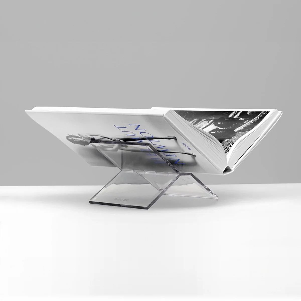 Tutte le decorazioni: TASCHEN Buchständer Plexiglas – Usato da Zürich venduto da ellegant_
