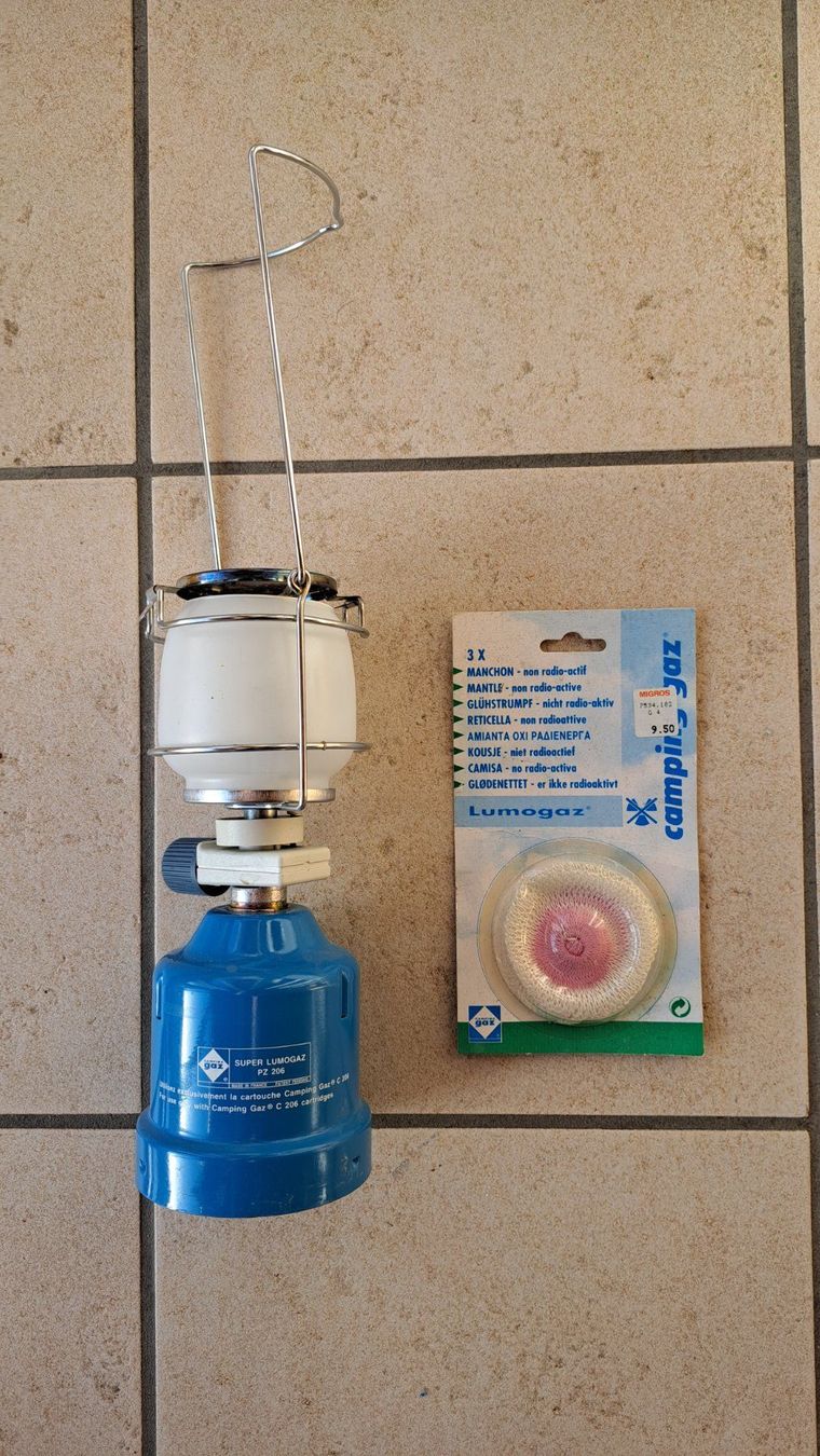 Elettrodomestici da cucina: Campingkocher + Pfannen + Gaslampe – Usato da Zwingen venduto da Tigertimmi 8