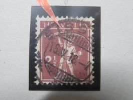 Abart 136 farbiger Punkt unter V in der Rahmenlinie, Voll-O