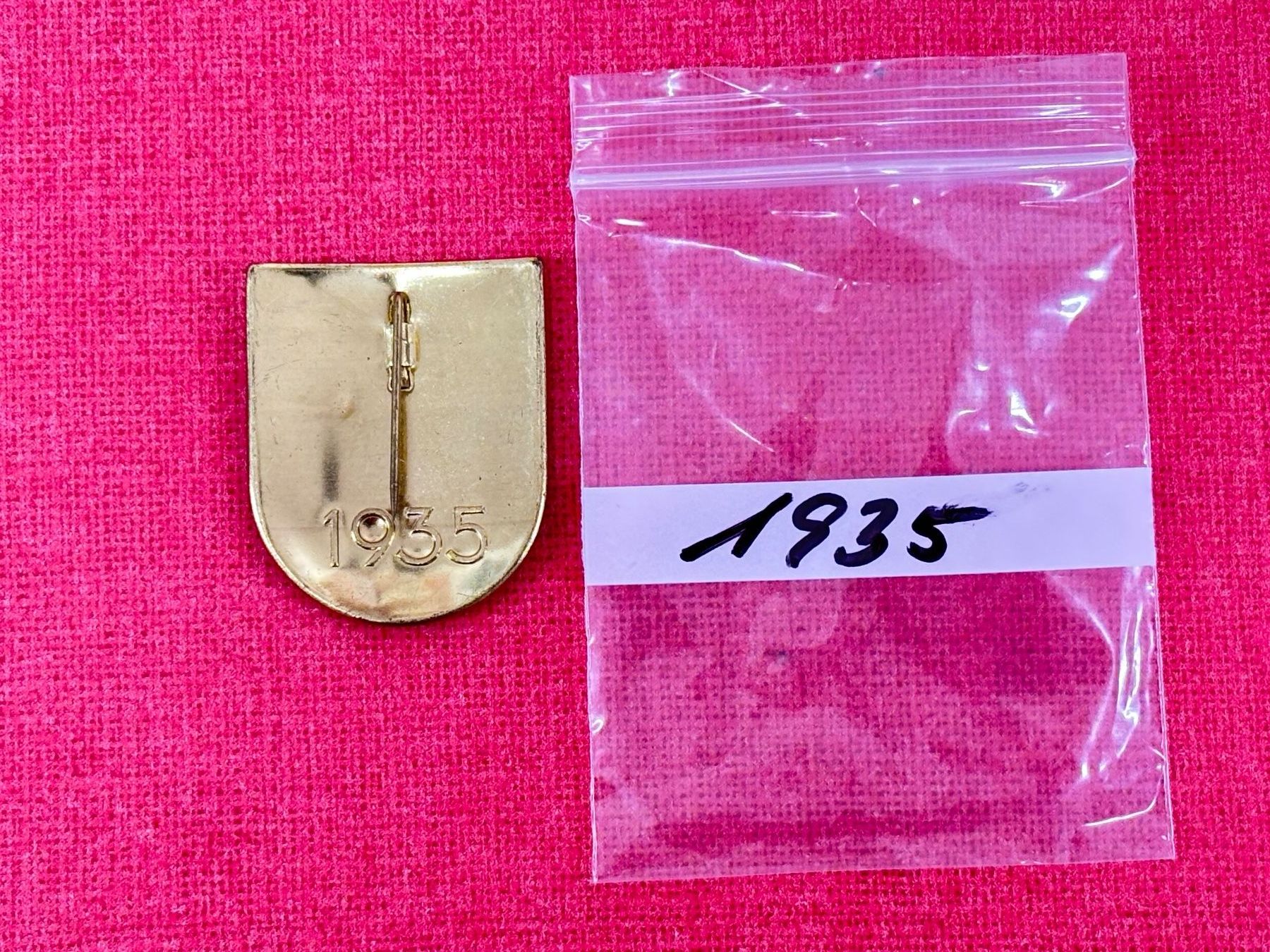 Placchette & Badge: 1 August -Abzeichen 1935 TOP – Usato da Ormalingen venduto da digital09 1