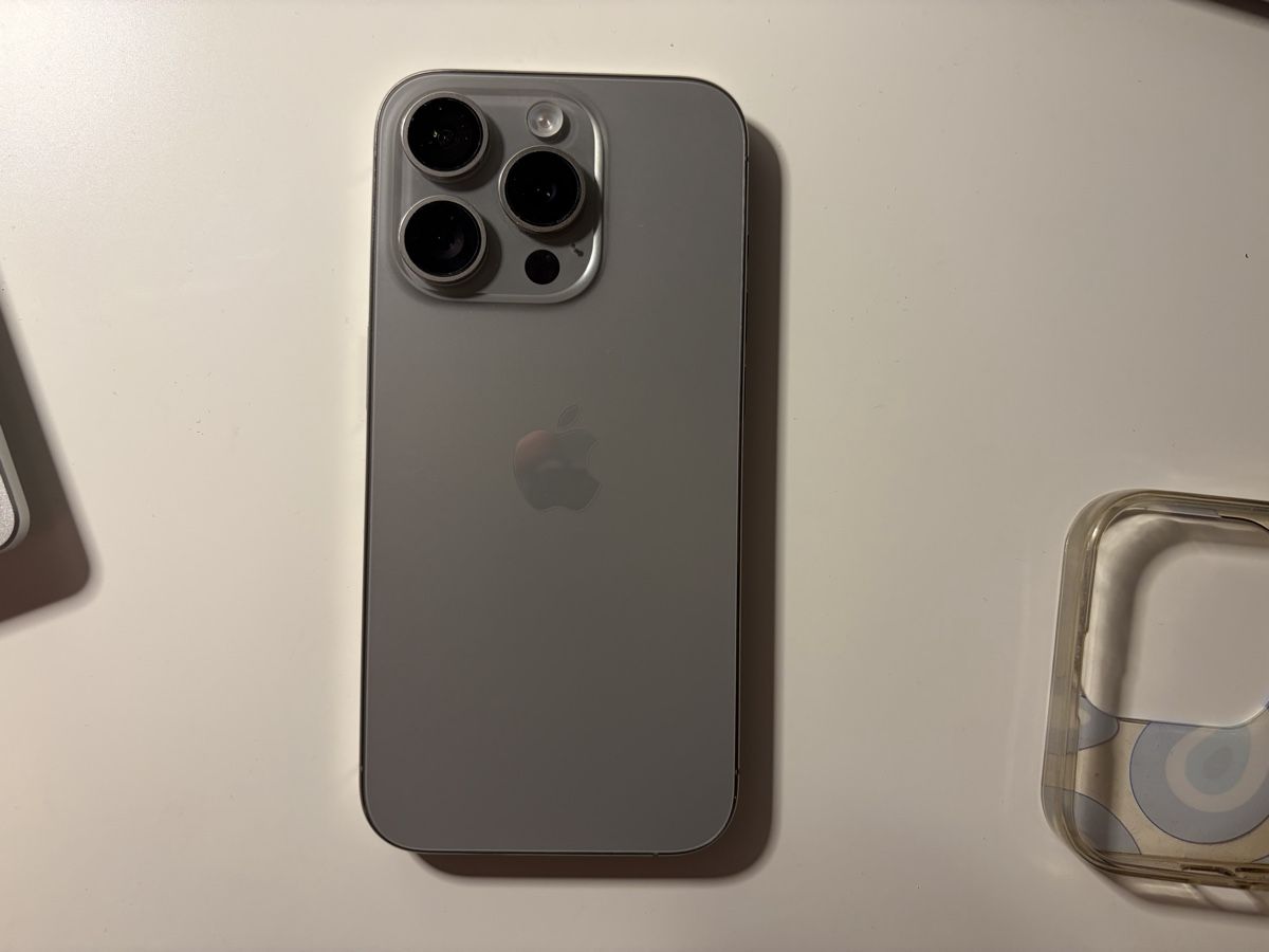 Apple Handys / Smartphones: iPhone 15 pro 128gb titane naturel  – Gebraucht aus Moutier von berdatcassandra 3