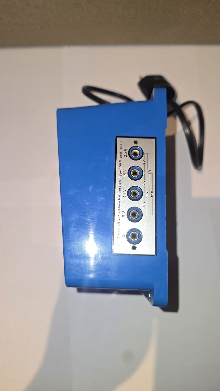 Batterie, Caricabatterie & Alimentatori: Titan Transformator 108 Univeral – Usato da Fribourg venduto da hck_29fm 2