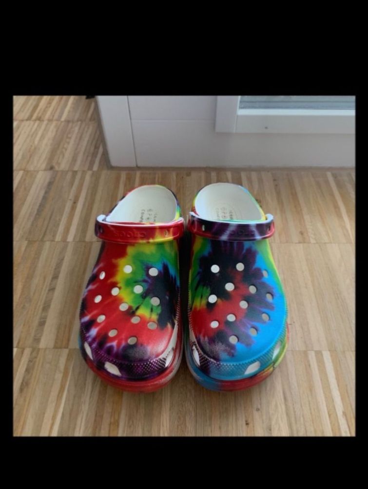 Crocs Scarpe da donna: Platform Crocs Gr.37 – Usato da Schliern b.Köniz venduto da Nikk0tin