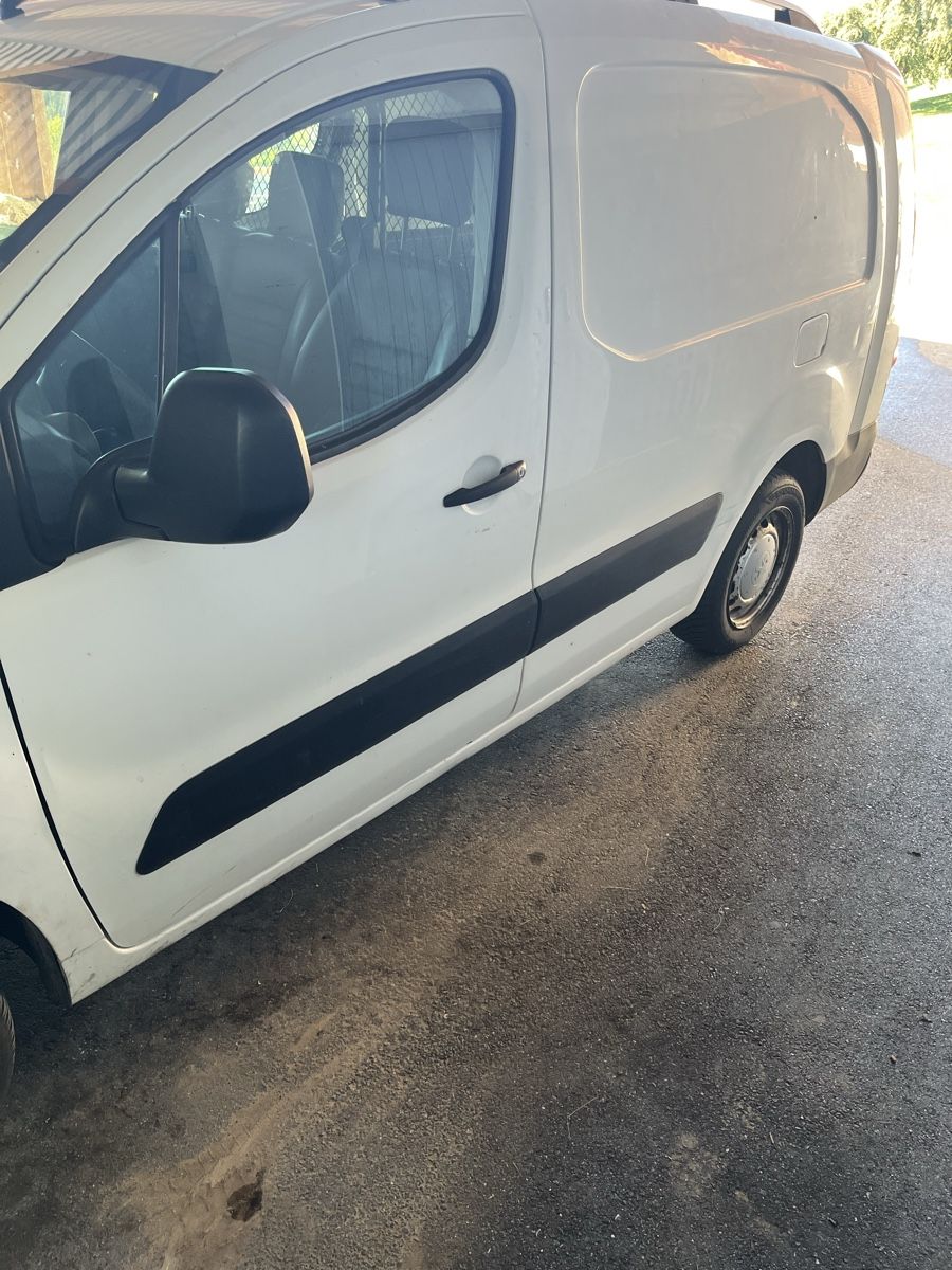 Automobili: Peugeot Partner – Usato da Stalden (Sarnen) venduto da bur_g5gk 1