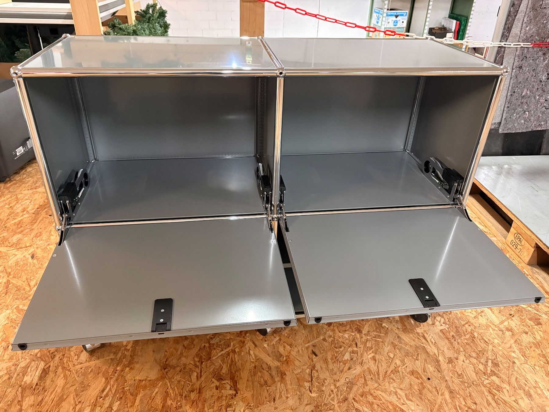 USM Scaffali: USM Sideboard - USM Mittelgrau – Usato da Hellbühl venduto da copy-swiss 2