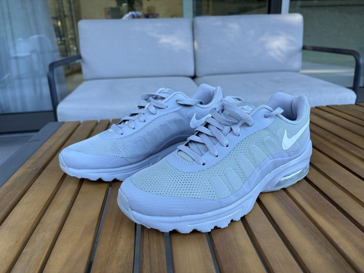 Chaussures hommes: Nike Air Max Invigor – D'occasion à Küttigen par swissholdsy
