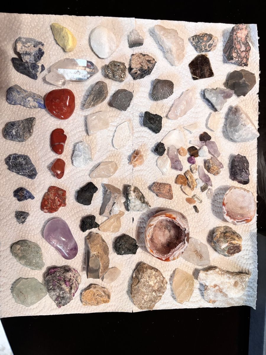 Altri gioielli: Minerals Rocks Collection Assorted Stones Unsorted Mixed Lot – Nuovo (secondo la descrizione) da La Chaux-de-Fonds venduto da joa_jk5g