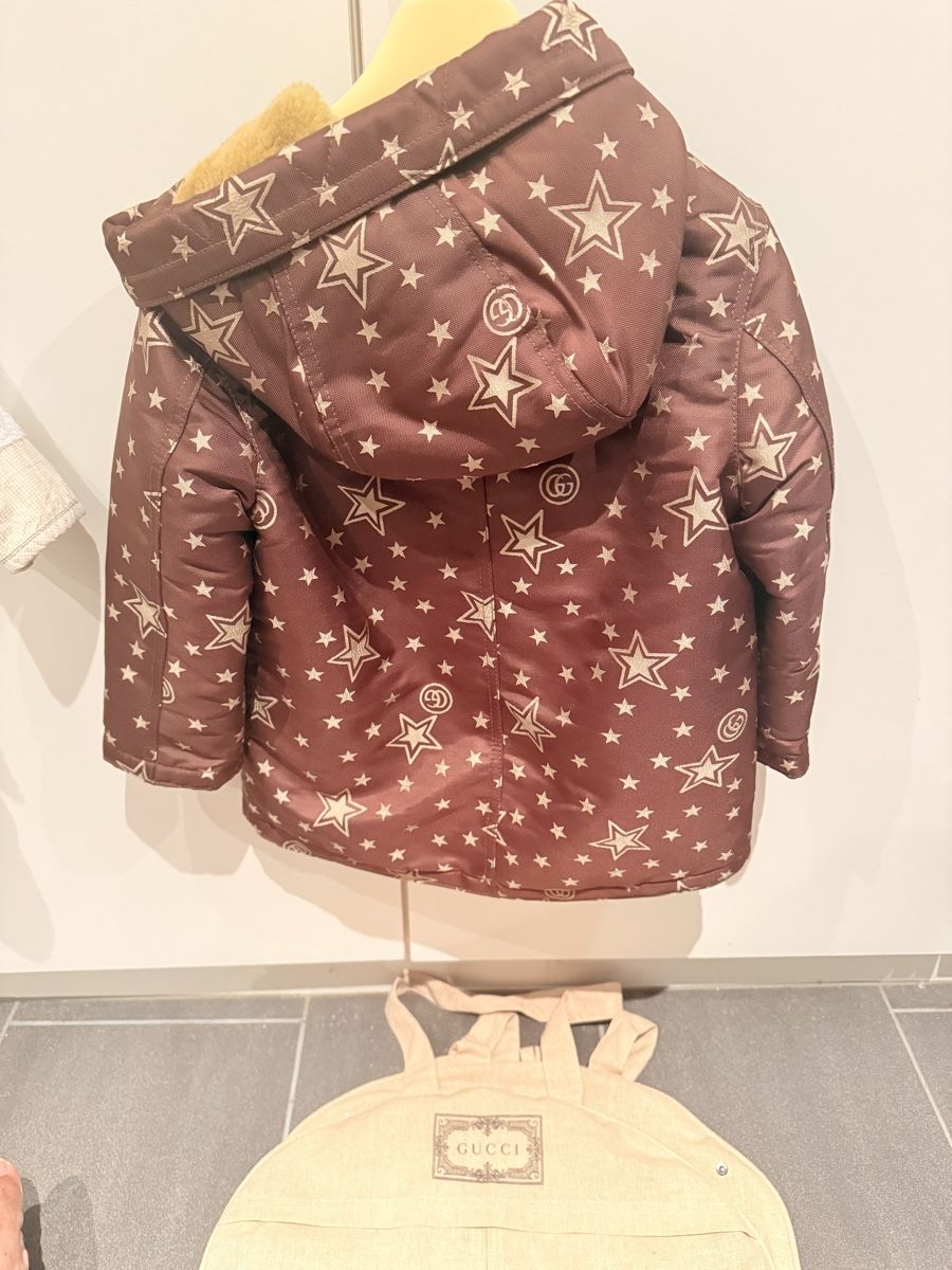 Gucci Giacche & Cappotti: Gucci Kinder Jacke mit Sternenmuster – Nuovo e nell'imballaggio originale da Hagendorn venduto da VS0506 4