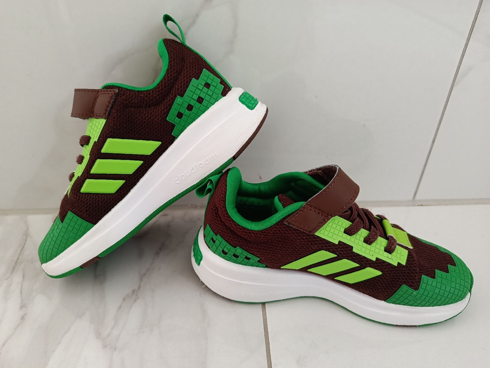 Adidas Scarpe per ragazzi: Adidas Kinder Sneakers Minecraft – Usato da Naters venduto da oks_6rfv 1