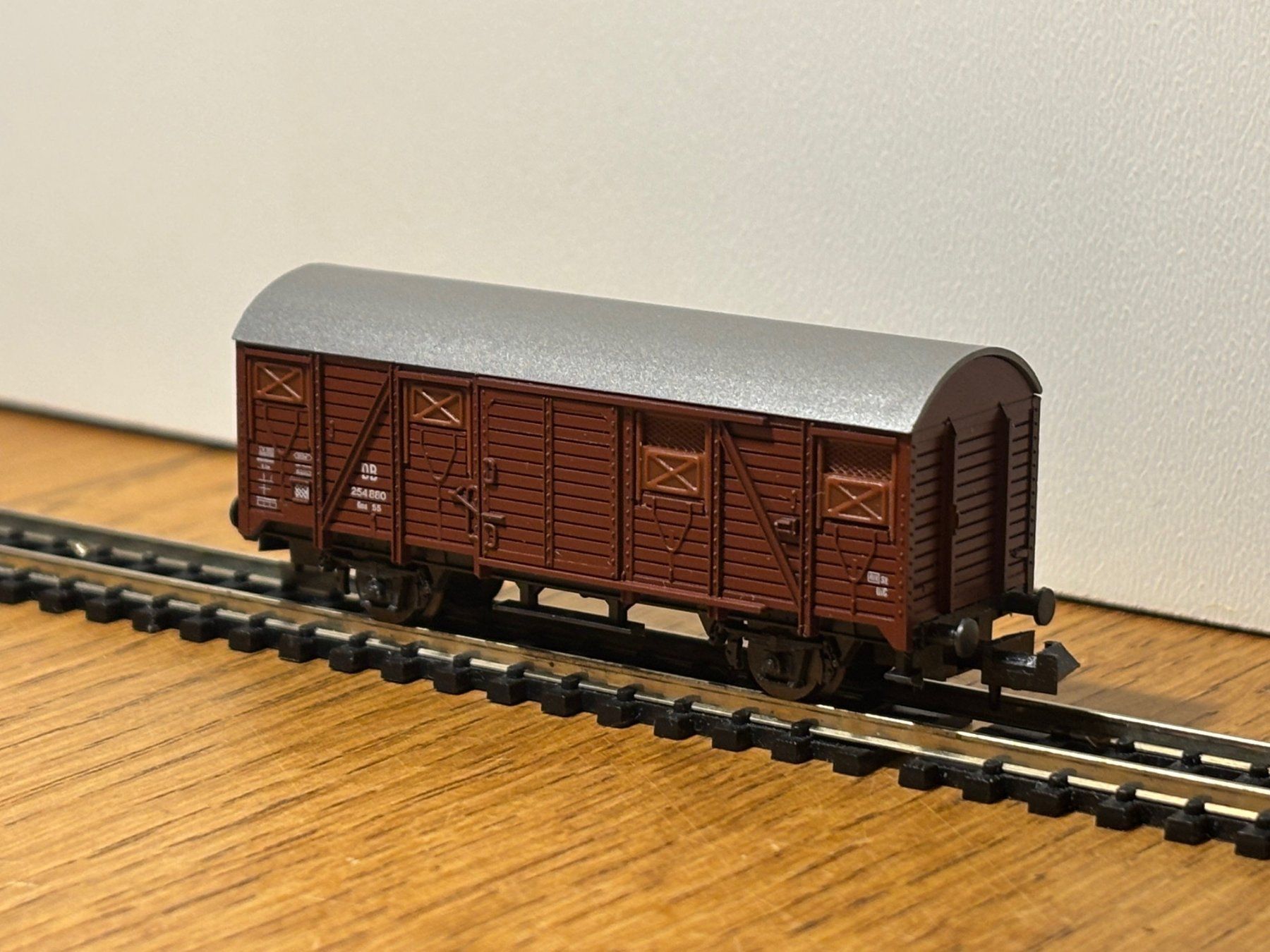 Modellini di ferrovie: *e1324: Güterwagen (Spur N)  -  #1 – Nuovo (secondo la descrizione) da Birsfelden venduto da Birs_25