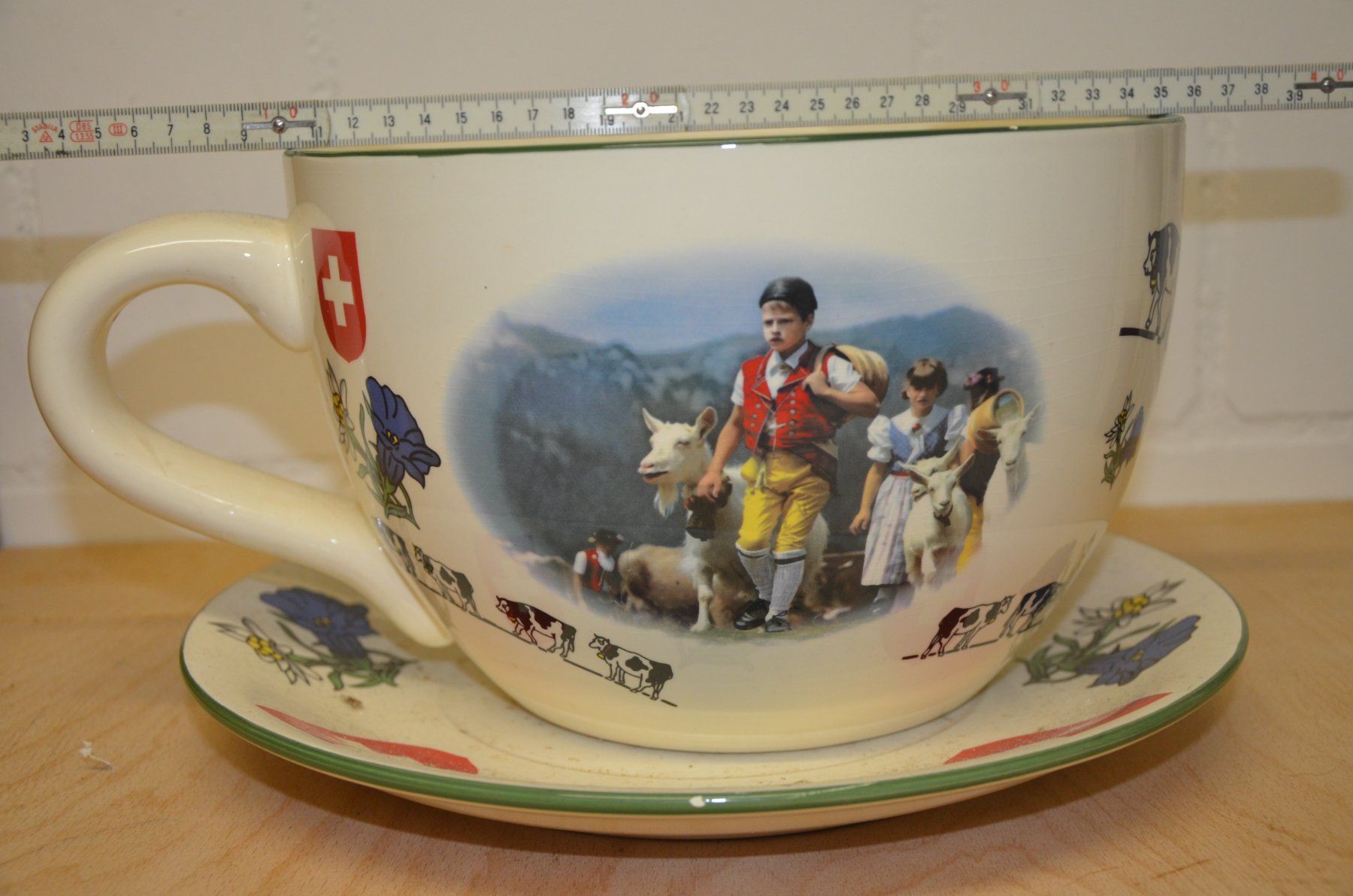 Tazze: Grosse Kaffeetasse mit Unterteller im Swiss lock – Usato da Wetzikon ZH venduto da bausie 2