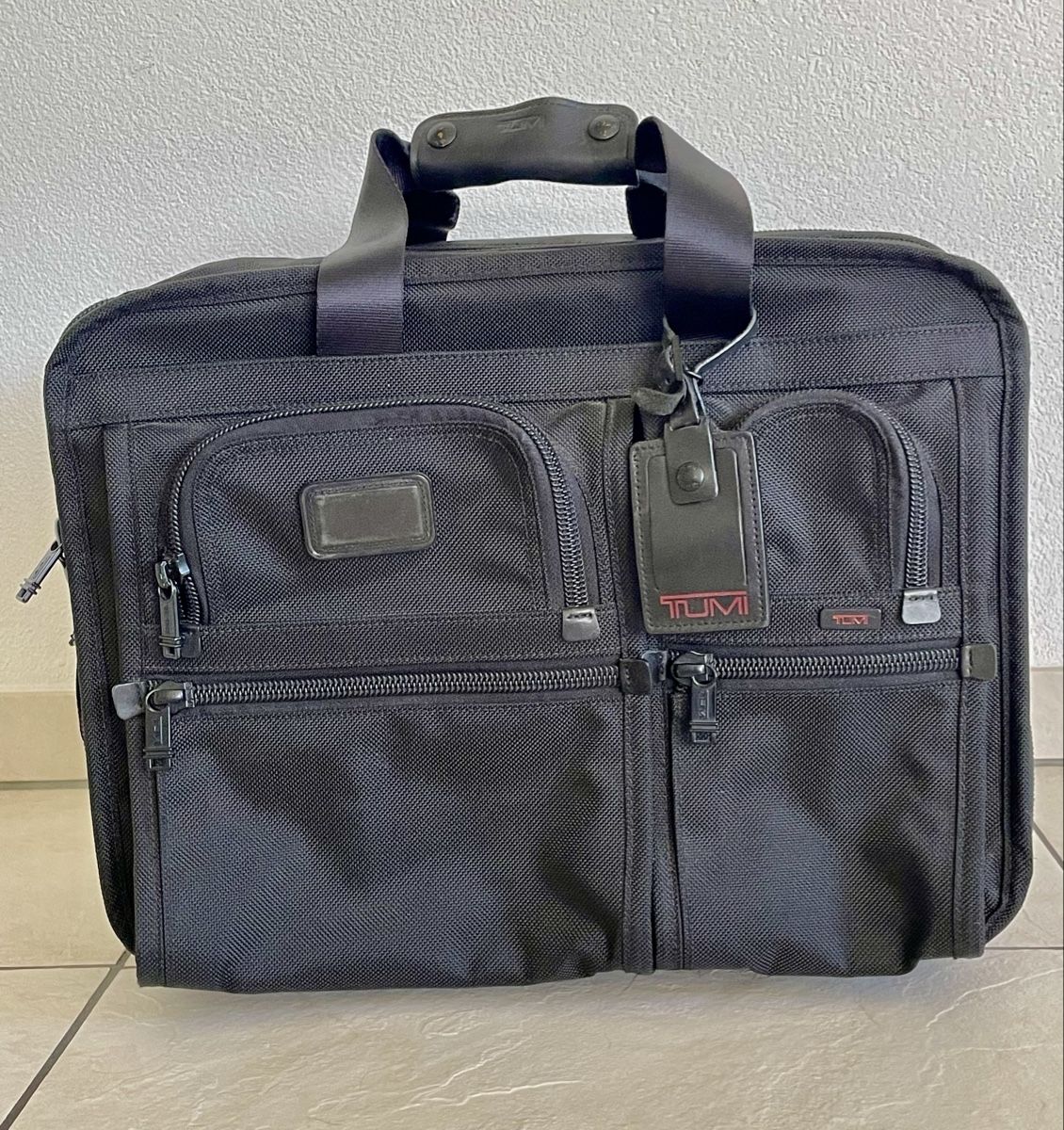Tumi Valigie & Borse: TUMI Aktentasche / Handgepäck auf Rollen – Usato da Richterswil venduto da Prangins9