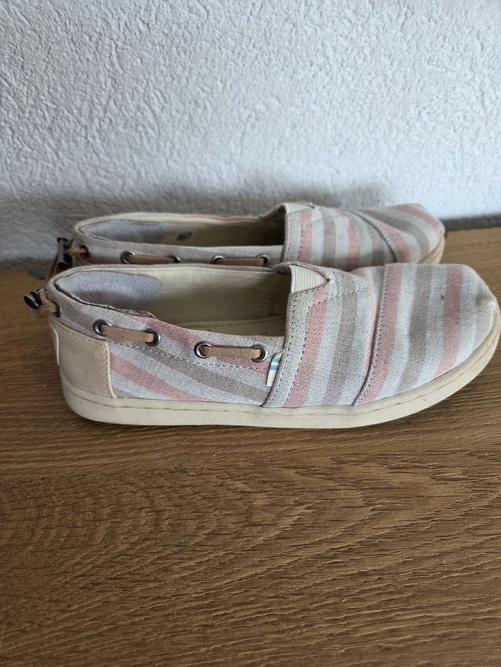 Toms Schuhe für Mädchen: Ballerina TOMS 13.5Y Gr.31 – Gebraucht aus Zollbrück von Huki1 1