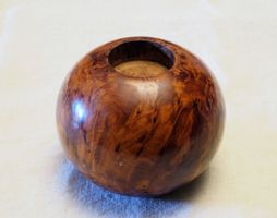 Bougeoir – en bois Thuya ?