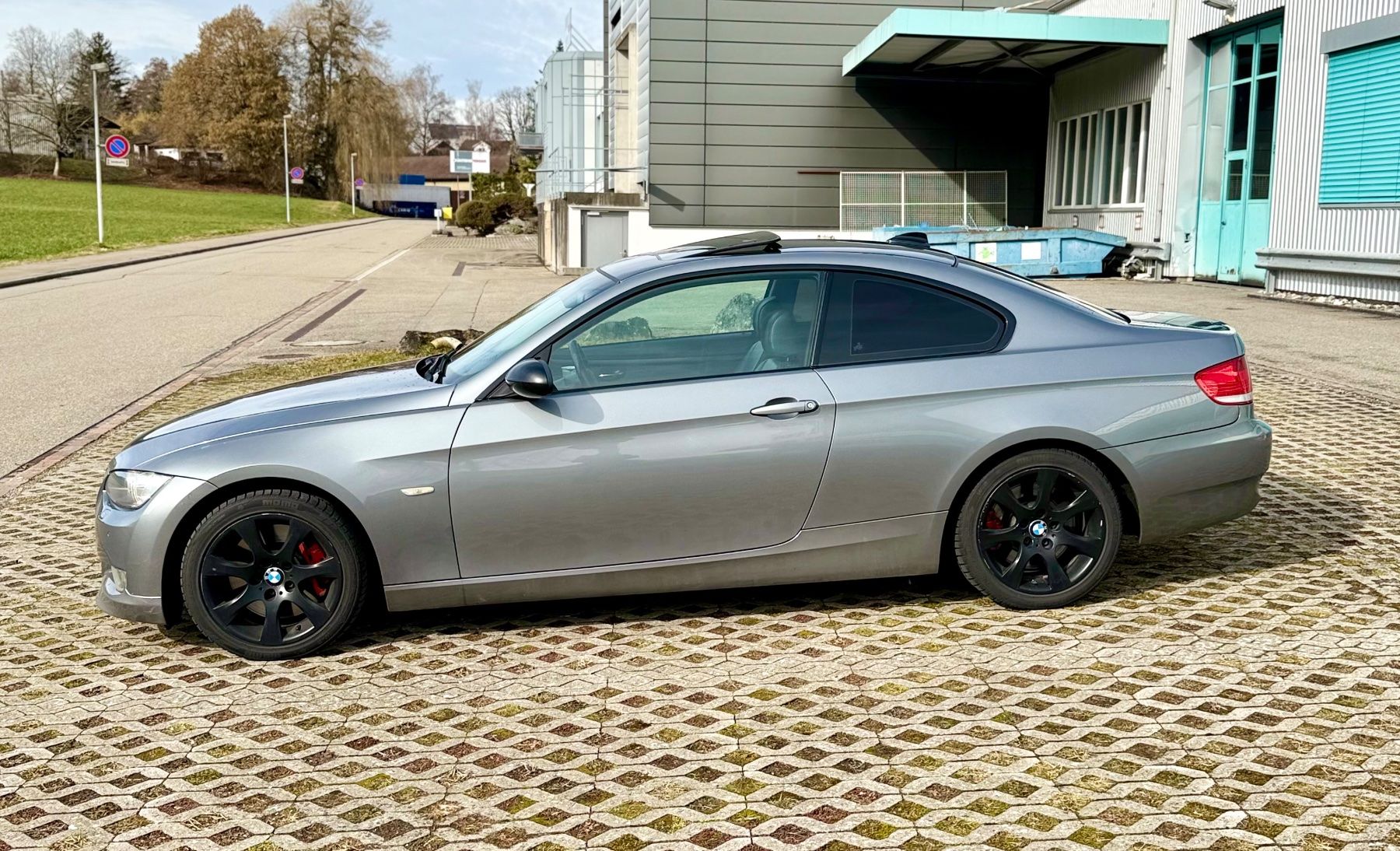 BMW Autos: BMW 335xi e92 – Gebraucht aus Wald ZH von mai_97pf 1