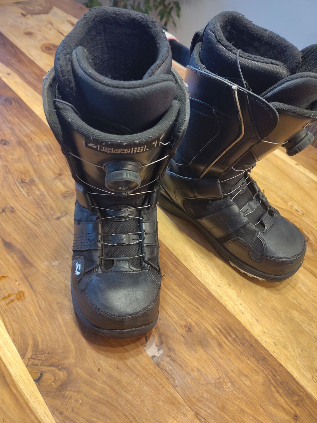 Ride Scarpe da uomo: Snowboardschuhe Ride Grösse 41.5 – Usato da Winterthur venduto da Shahrudin 1