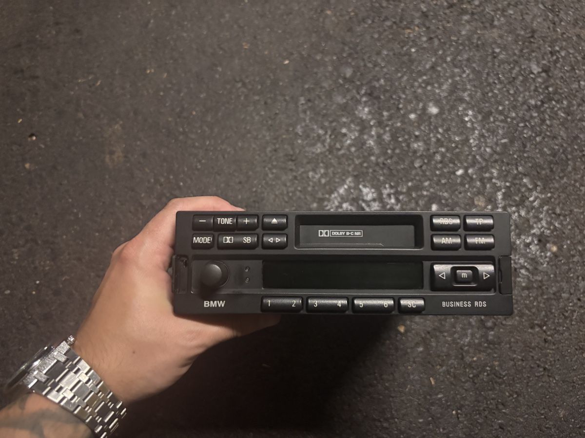 Tutti pezzi di ricambio auto: BMW E36 Business Radio – Usato da Emmenbrücke venduto da noe_7xsd