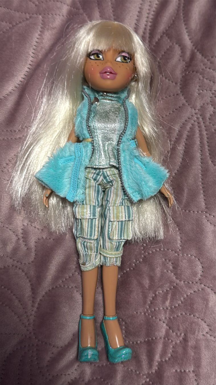 Puppen: Bratz Puppe blond mit blauer Weste  – Neu (gemäss Beschreibung) aus Netstal von Queen37