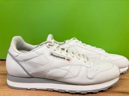 NEUWERTIGE Reebok Classic / Gr. 44 / GRATIS VERSAND