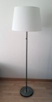 Freistehende Lampe zu verkaufen. 144cm hoch. Perfekter Zusta