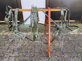 schönes dunkelgrünes Shettygeschirr