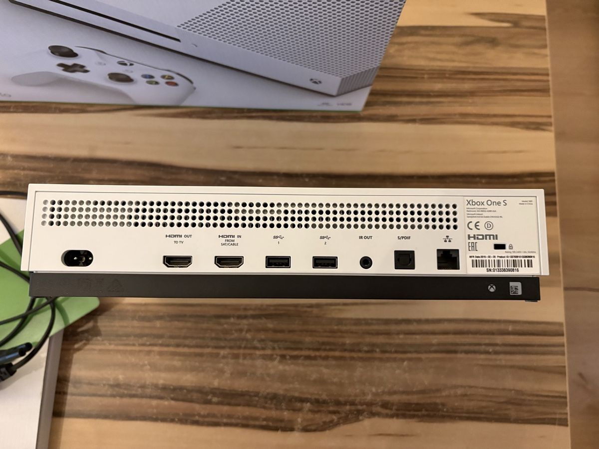 Microsoft Konsolen: XBOX ONE S / 1TB / disc édition  – Gebraucht aus Tavannes von kev_77jk 3