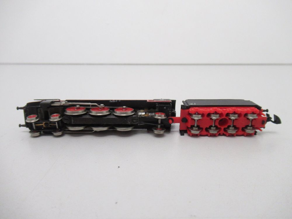Märklin 88168 Schienenbus mit Beiwagen der DB, Spur Z - Lokschuppen