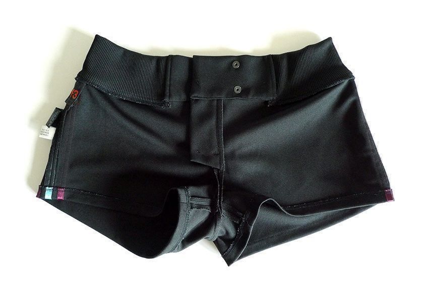 Pantaloni: Y-3 Shorts – Nuovo (secondo la descrizione) da Zürich venduto da Supetar 7