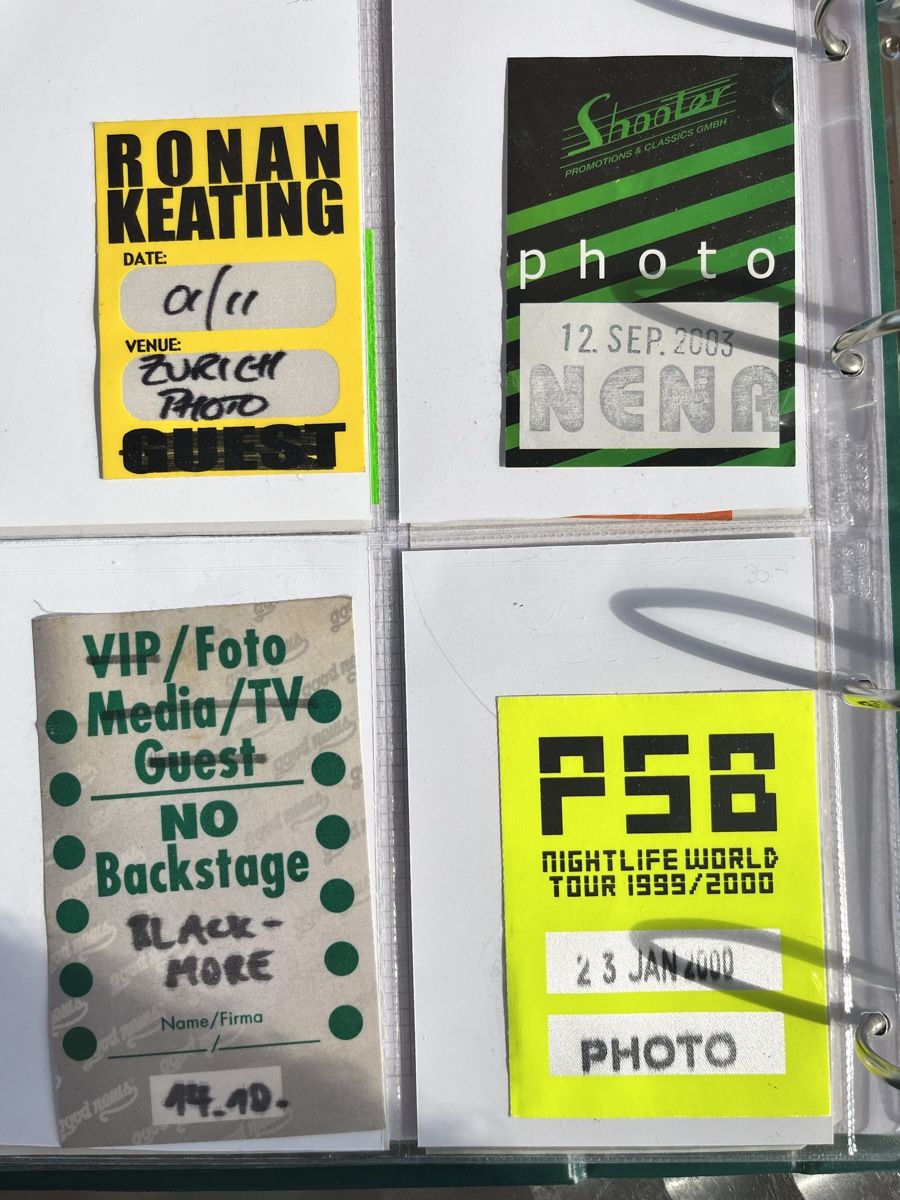 Plaketten & Abzeichen: Pass photographe pour CHRIS DE BURGH et plus Années 2000 – Gebraucht aus La Neuveville von MaSandri 1