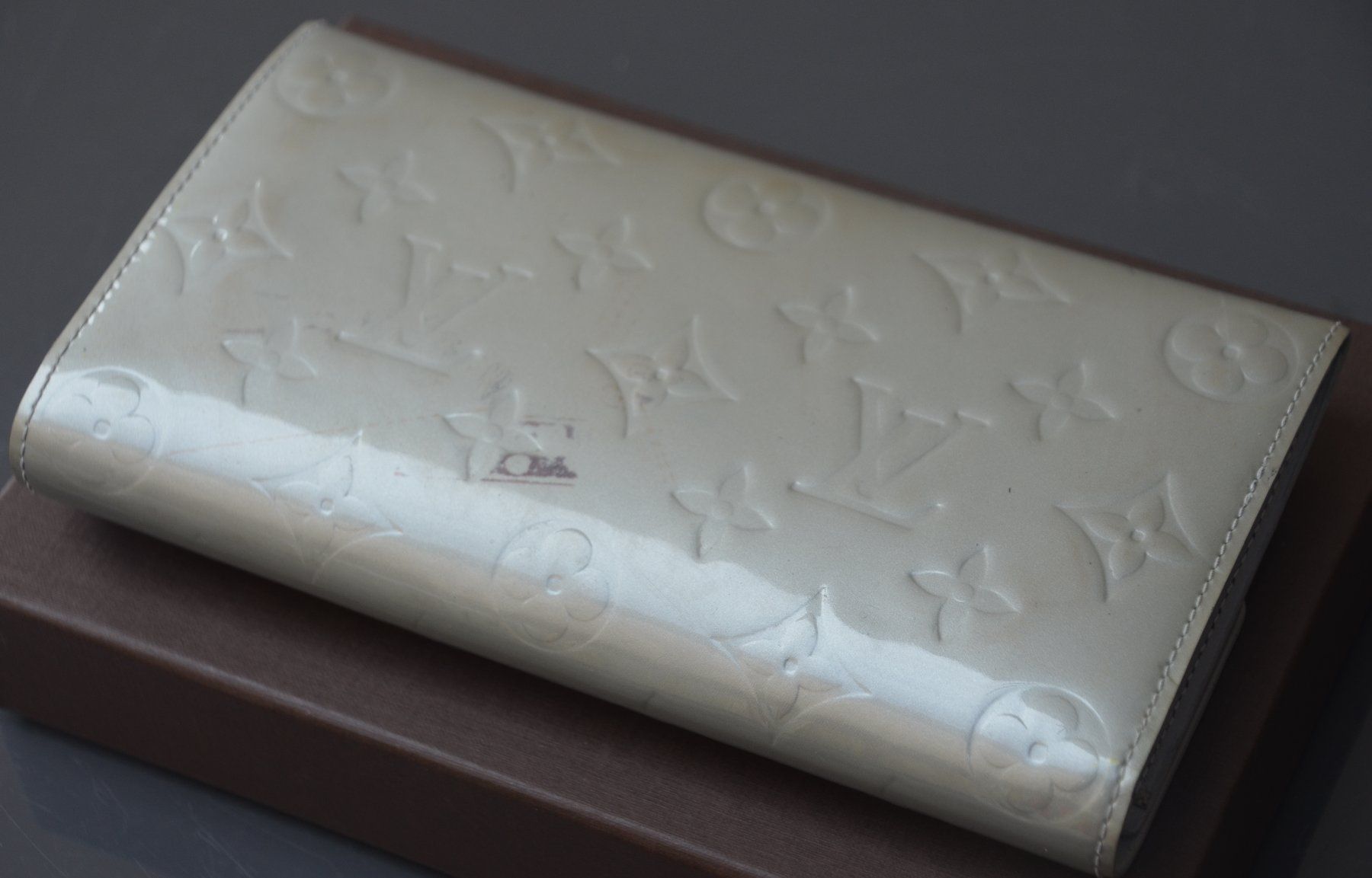 Louis Vuitton Portamonete: Portefeuille Louis Vuitton Sarah Wallet – Usato da Collonges venduto da Auganien 5