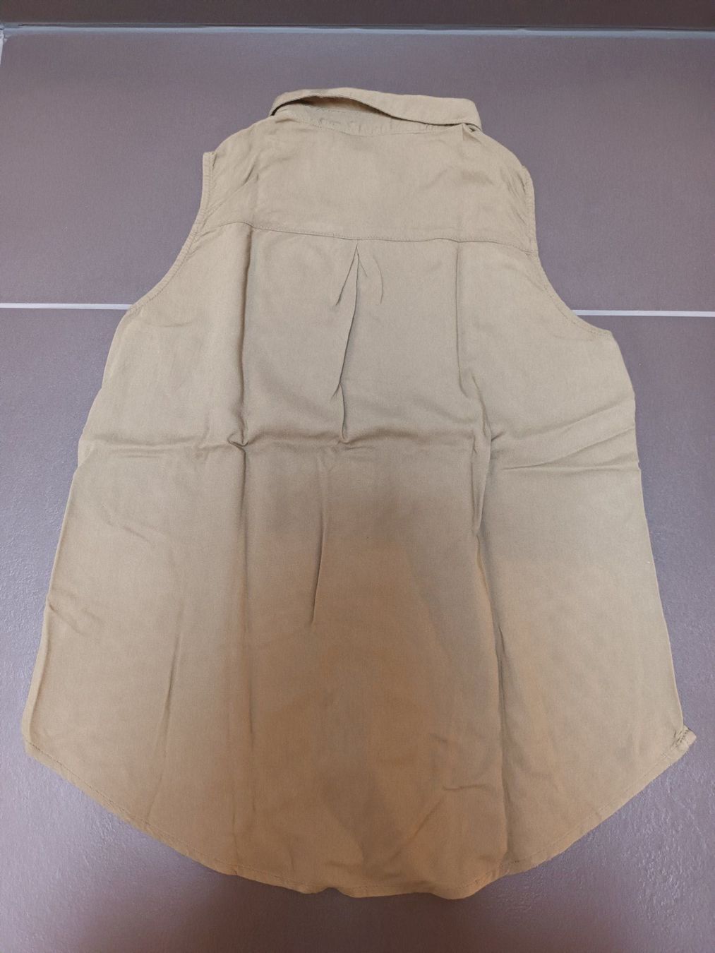 H&M Camicette, T-shirt & Top: Mädchen Bluse kurzarm khaki Gr. 140 (H&M) – Usato da Ried-Muotathal venduto da lufo 1