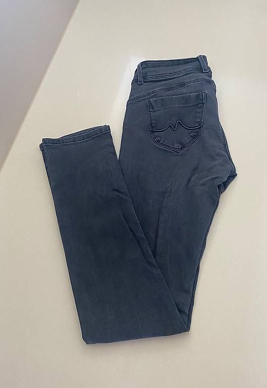 Jeans: Pepe Jeans, Gr. 28 – Gebraucht aus Winterthur von Etimax