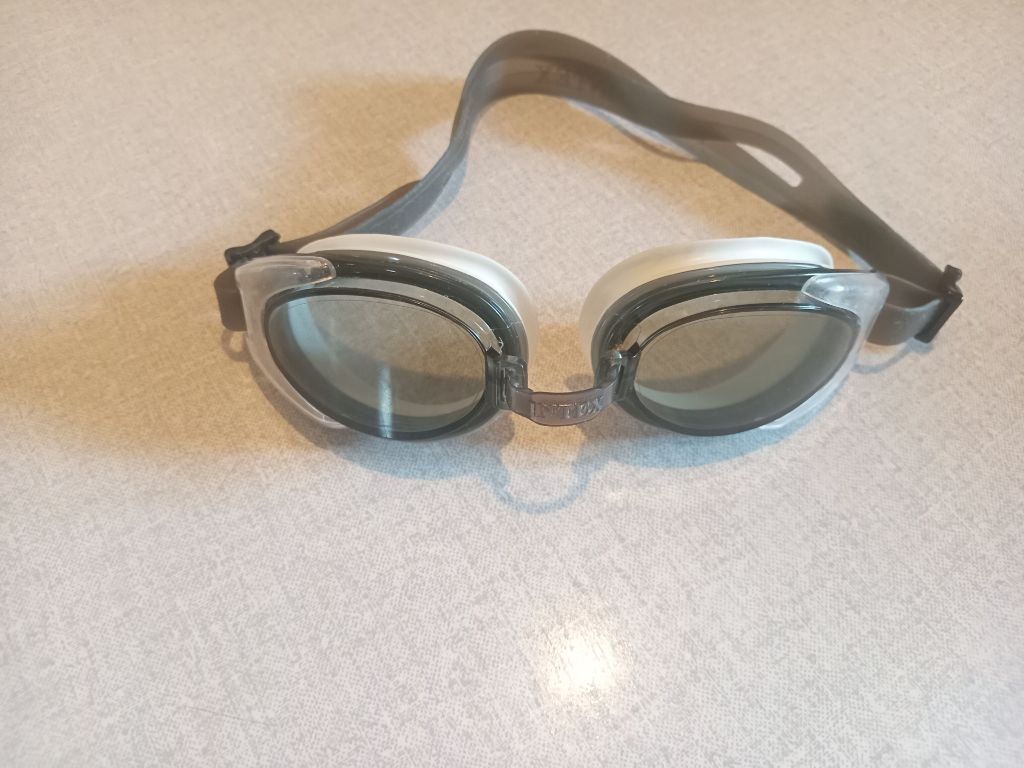 Piscine: Intex Schwimmbrille – Usato da Knonau venduto da nae_zp7g