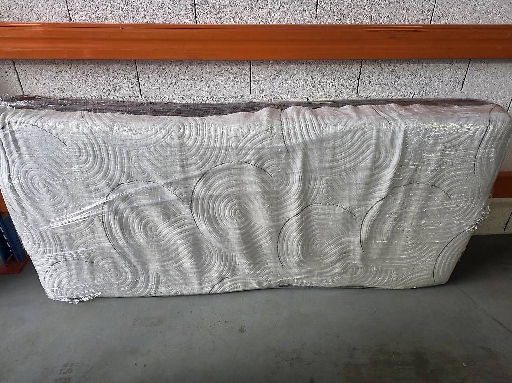Matelas: Matelas Dorelan  – Neuf avec emballage d'origine à Territet par car_q2dk 1