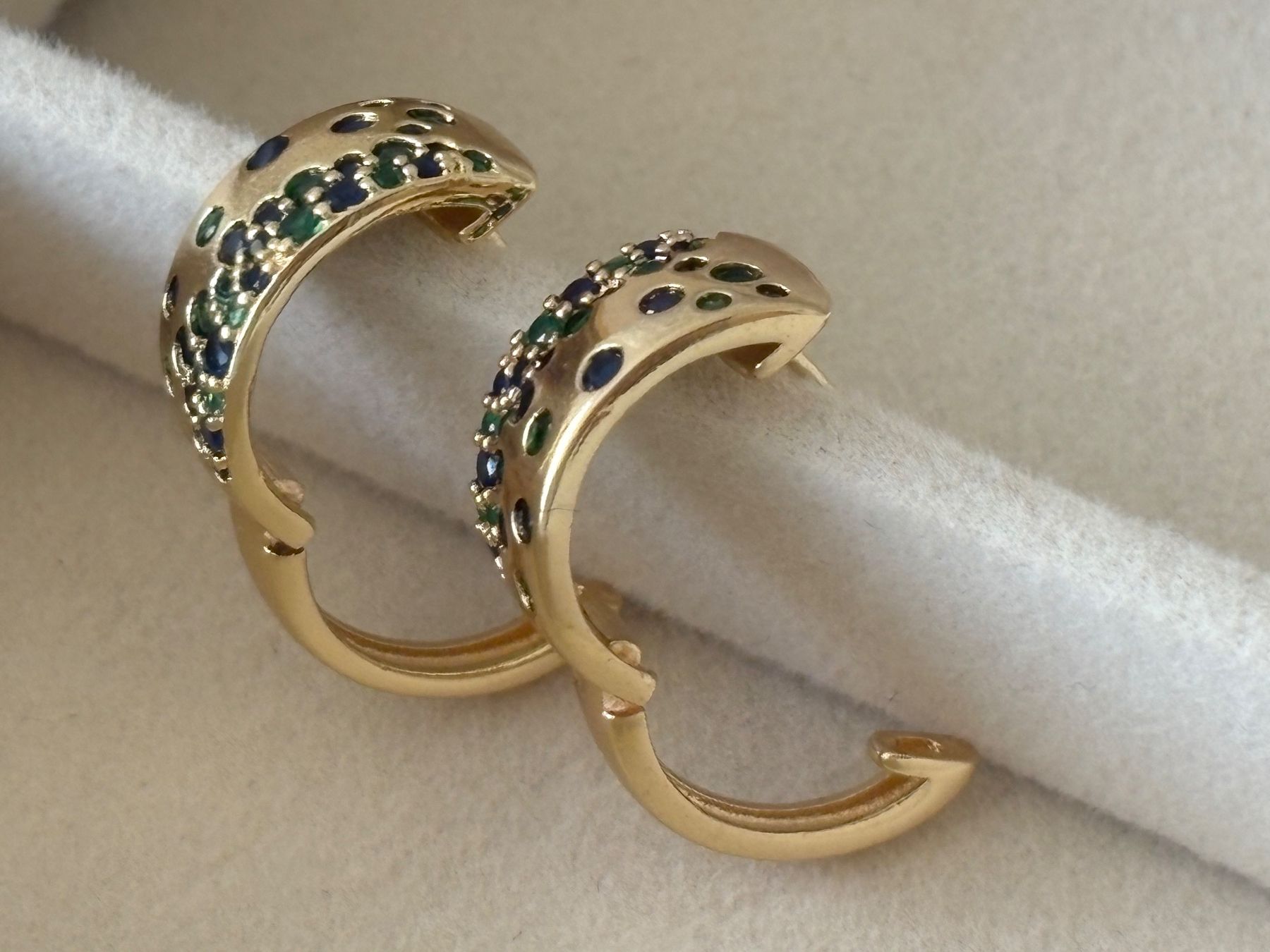 Orecchini pendenti & Orecchini a lobo: Luxus Elegante Mini Ohrstecker Farbe :Gold / Grün – Nuovo (secondo la descrizione) da Biel-Bienne venduto da Roserosse13 1