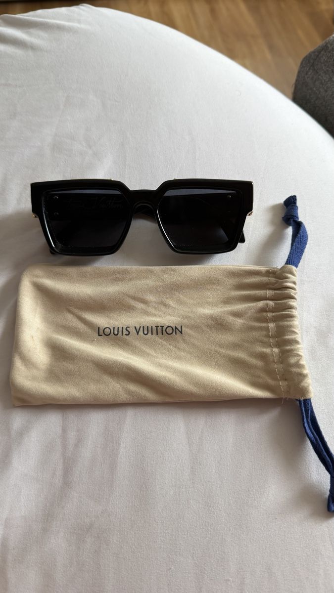 Louis Vuitton Occhiali & Lenti: Louis Vuitton Sonnenbrille – Nuovo (secondo la descrizione) da Dällikon venduto da lit_dzh2 1