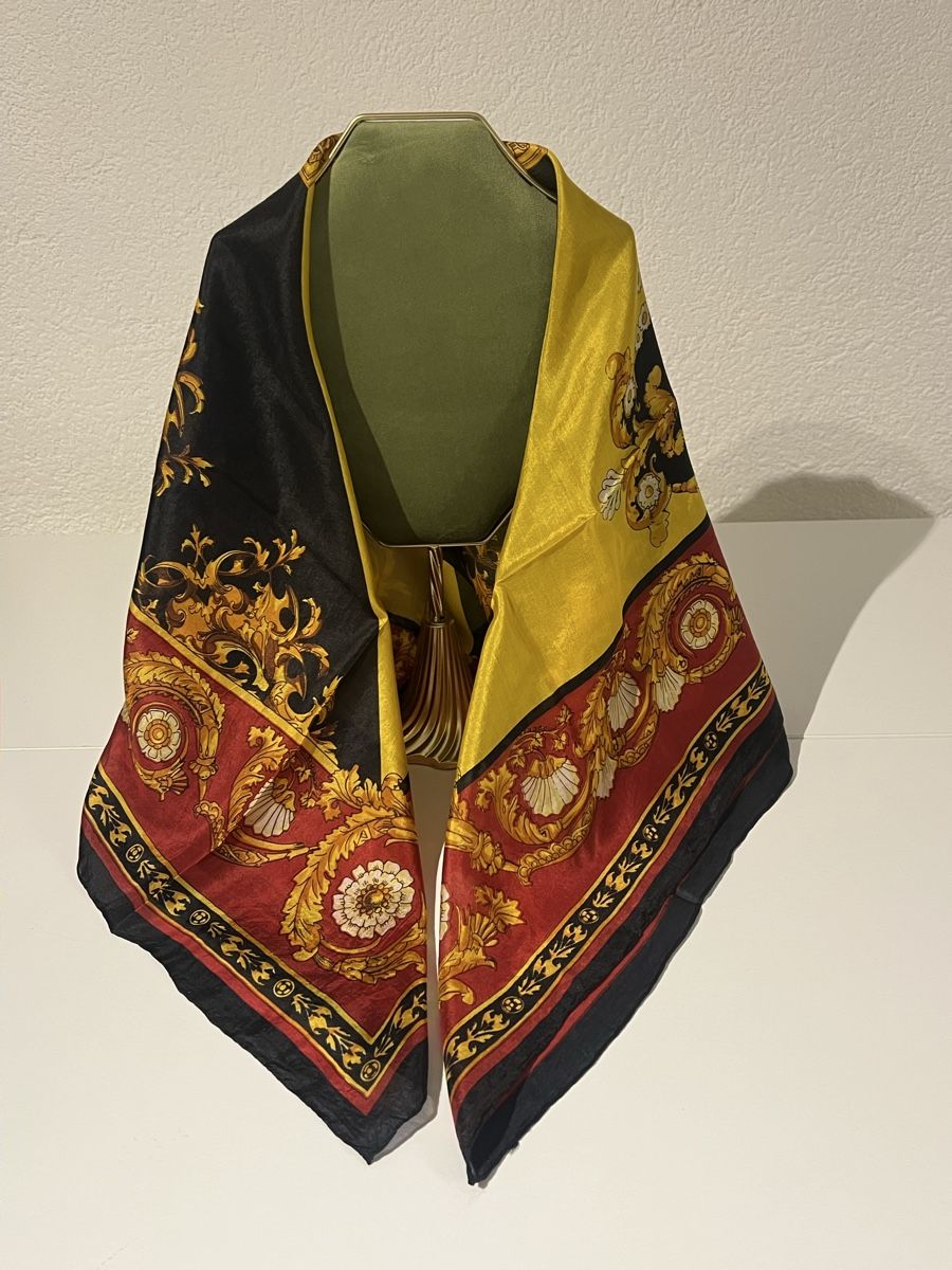 Foulards, Tücher & Schals: Foulard 100% soie – Gebraucht aus St-Pierre-Clages von ste_xk6p