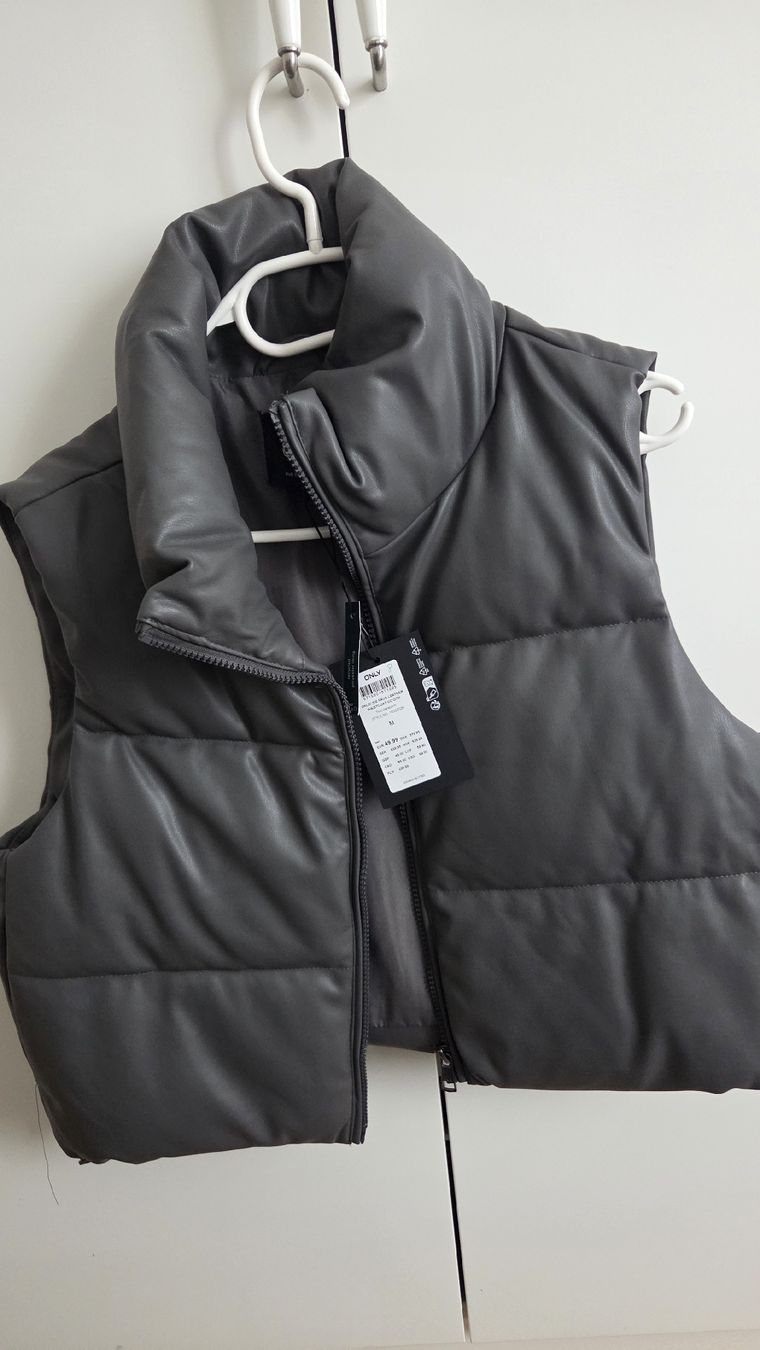 Only Camicette: Damenweste-Neu;ONLY  – Nuovo e nell'imballaggio originale da Gossau SG venduto da sar_7vt5 2