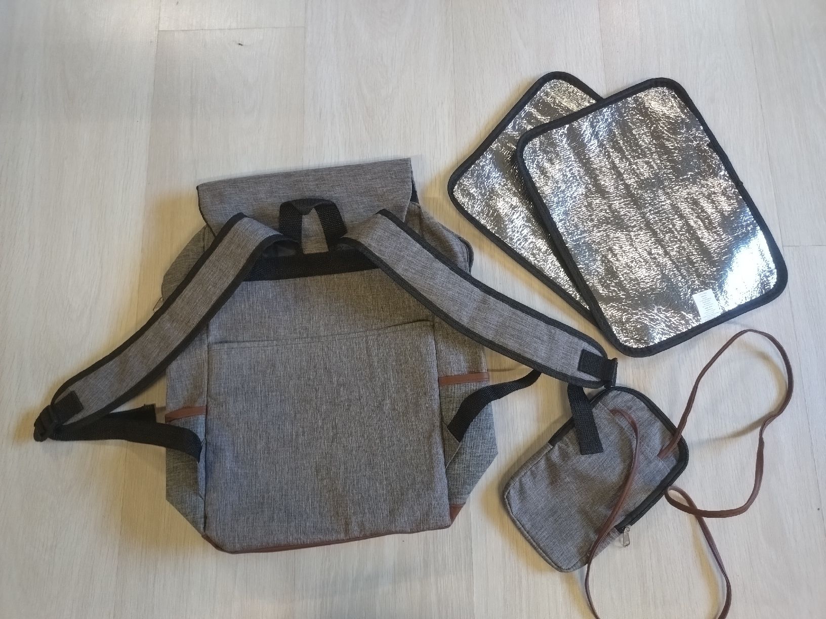 Zaini: Sac à dos  moderne NEW  – Nuovo (secondo la descrizione) da Farvagny-le-Grand venduto da LaCaverne 3
