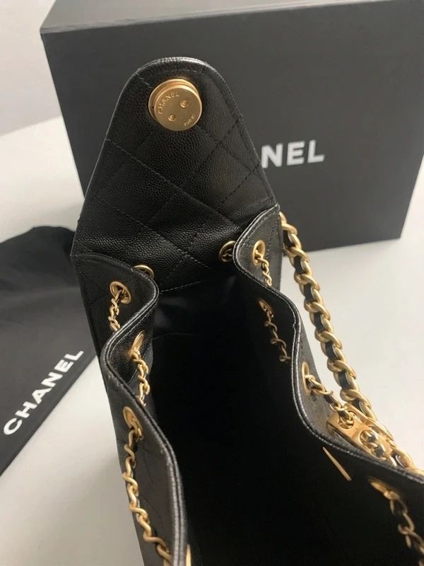 Chanel Sacs femmes: Chanel hobo 25 small wie neu – Neuf (Voir description) à Rüschlikon par megi 4