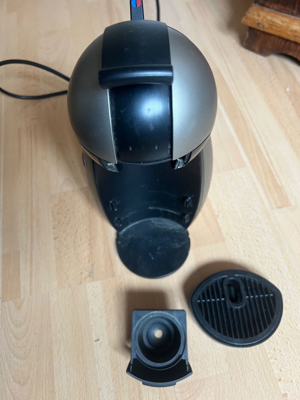 Krups Macchine per caffè & Macchine per espresso: Machine à café Dolce Gusto grise occasion – Usato da Sierre venduto da side8625 3