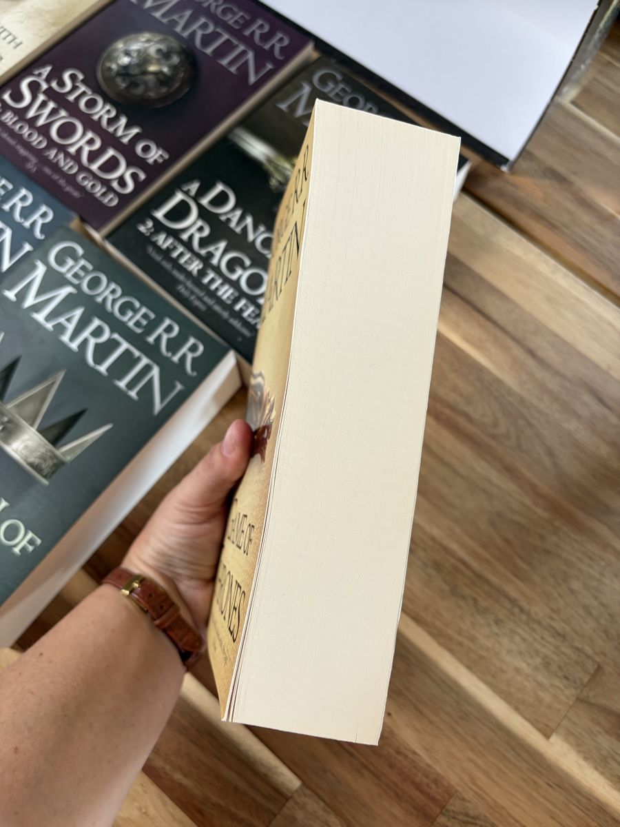 Libri: Game of thrones complete collection in English – Usato da Crissier venduto da Nouchki76 6