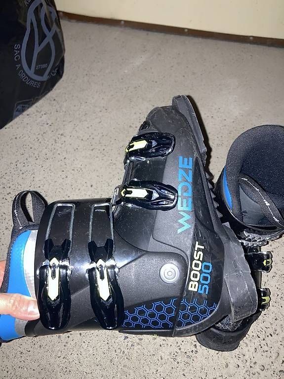 Scarpe da uomo: Chaussures de ski Wedze 33 – Usato da Avenches venduto da leonie7777 1