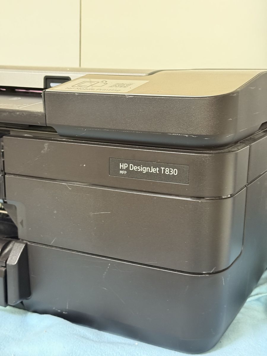 Hewlett Packard Stampanti: HP DesignJet T830 Printer – Nuovo (secondo la descrizione) da Kilchberg ZH venduto da lilinha_artes 1