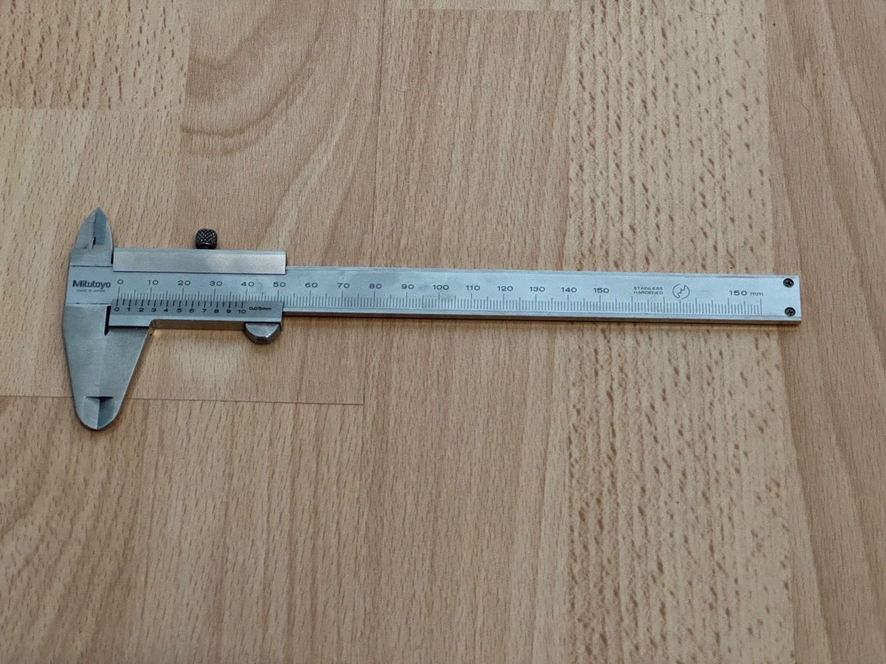 Mitutoyo Misurare: Mitutoyo 150mm Stainless Steel Caliper – Usato da Zürich venduto da colorblindrummer
