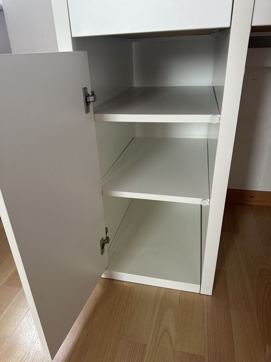 Scrivanie: Schreibtisch IKEA MICKE – Usato da Zufikon venduto da tam_gfx6 2