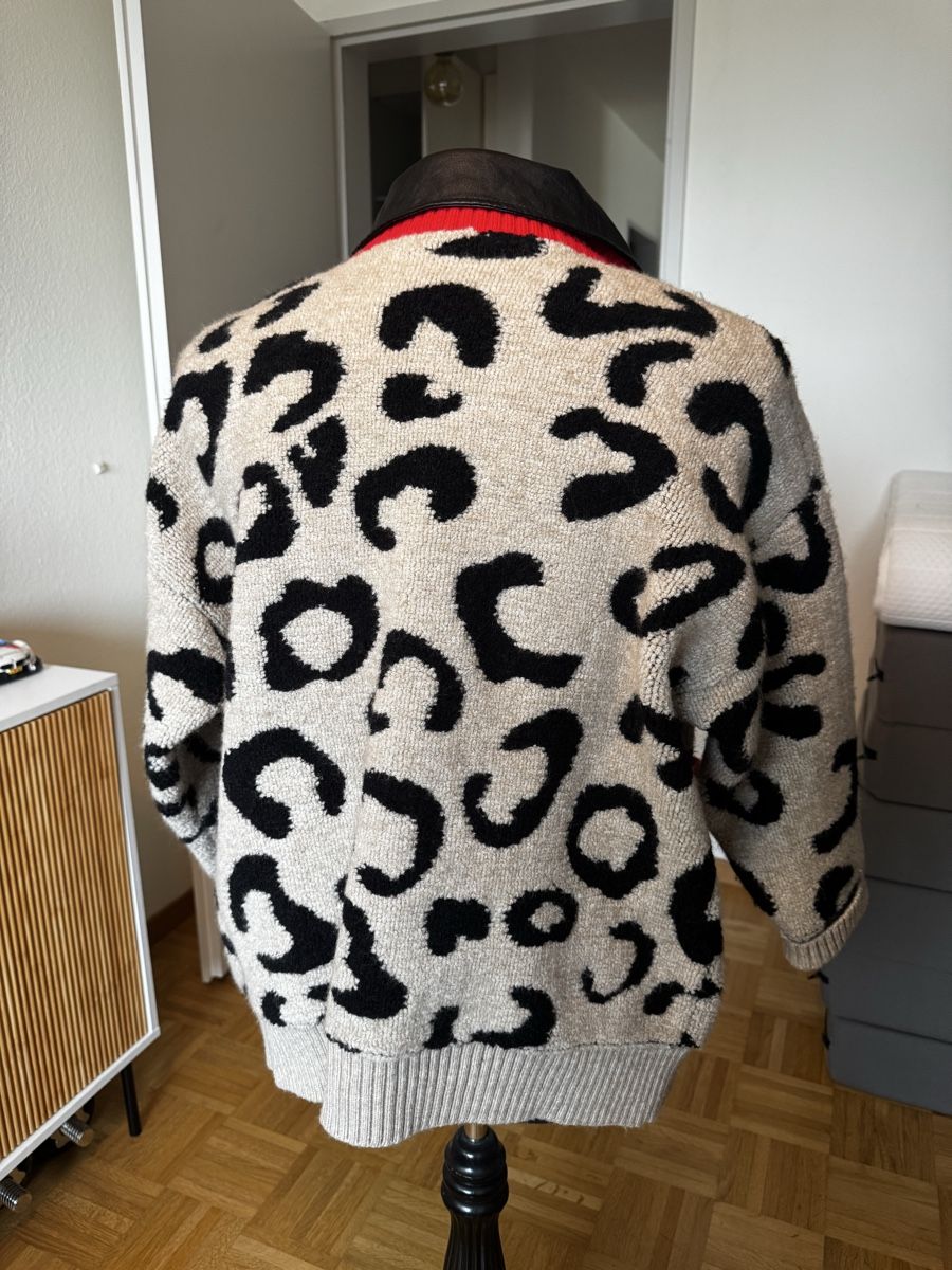Giacche: Coole Designer Strickjacke mit Leder Gr. M - Hingucker! – Usato da Jona venduto da rob_kpp9 3