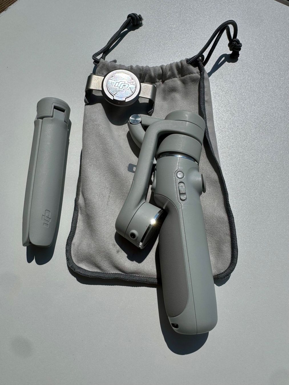 Halterungen: DJI OM 5 Smartphone-Gimbal mit Stativ & Tasche – Gebraucht aus Schwyz von dgxspark
